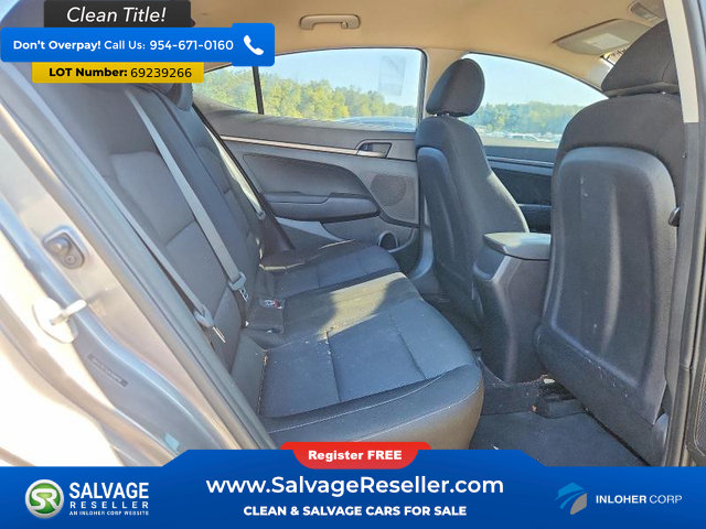 Used 2018 Hyundai Elantra SE w/ SE Connectivity Package 04 FWD image 13