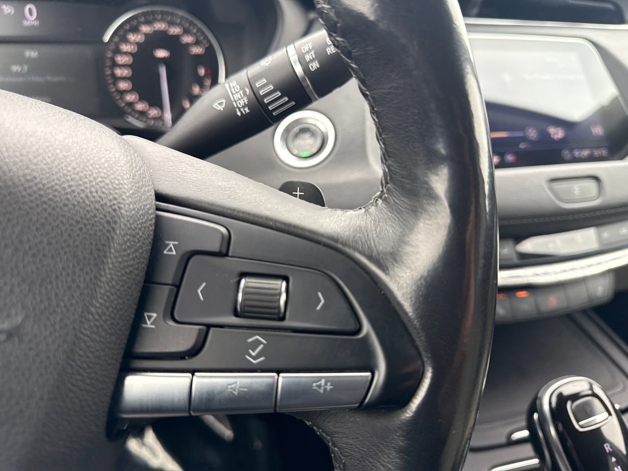 Used 2020 Cadillac XT4 Luxury image 24