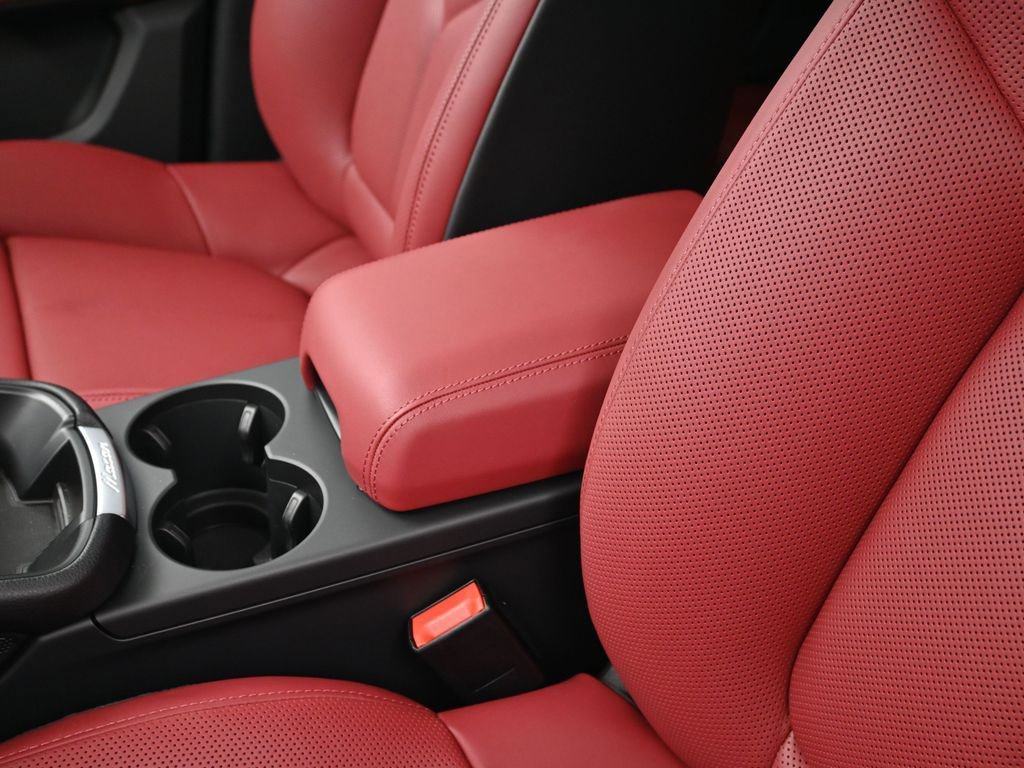 New 2026 Porsche Macan image 21