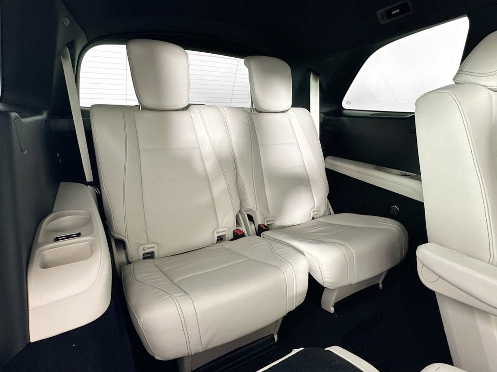 Used 2025 Mercedes-Benz GLS 580 4MATIC image 29