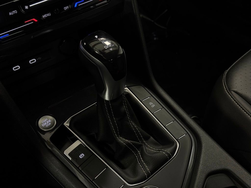 Used 2022 Volkswagen Tiguan SE w/ Panoramic Sunroof Package image 22