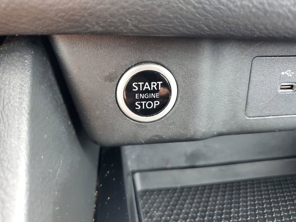 Used 2023 Nissan Rogue S image 27