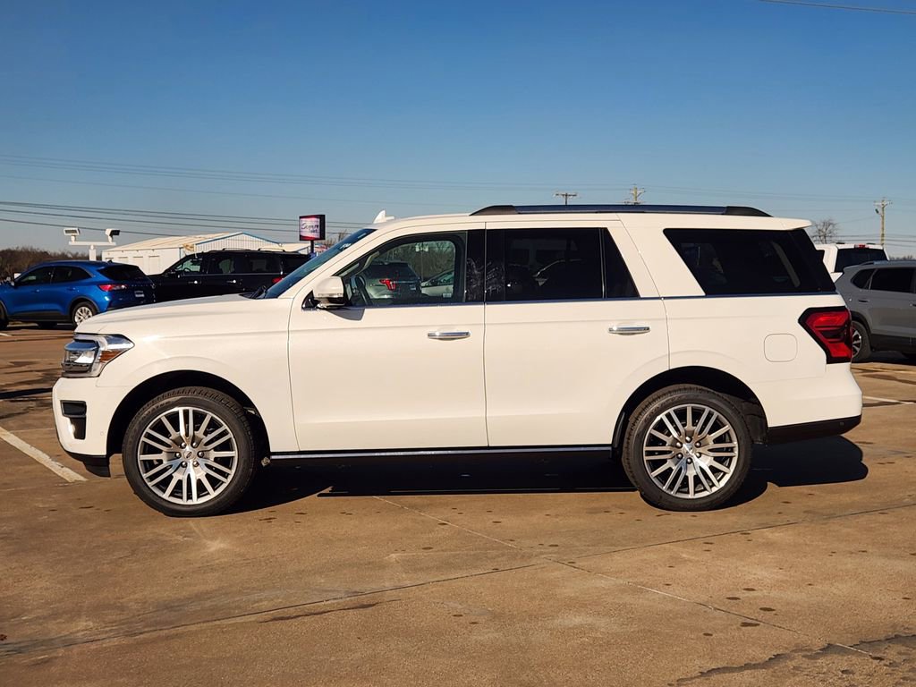 Used 2022 Ford Expedition Limited image 4