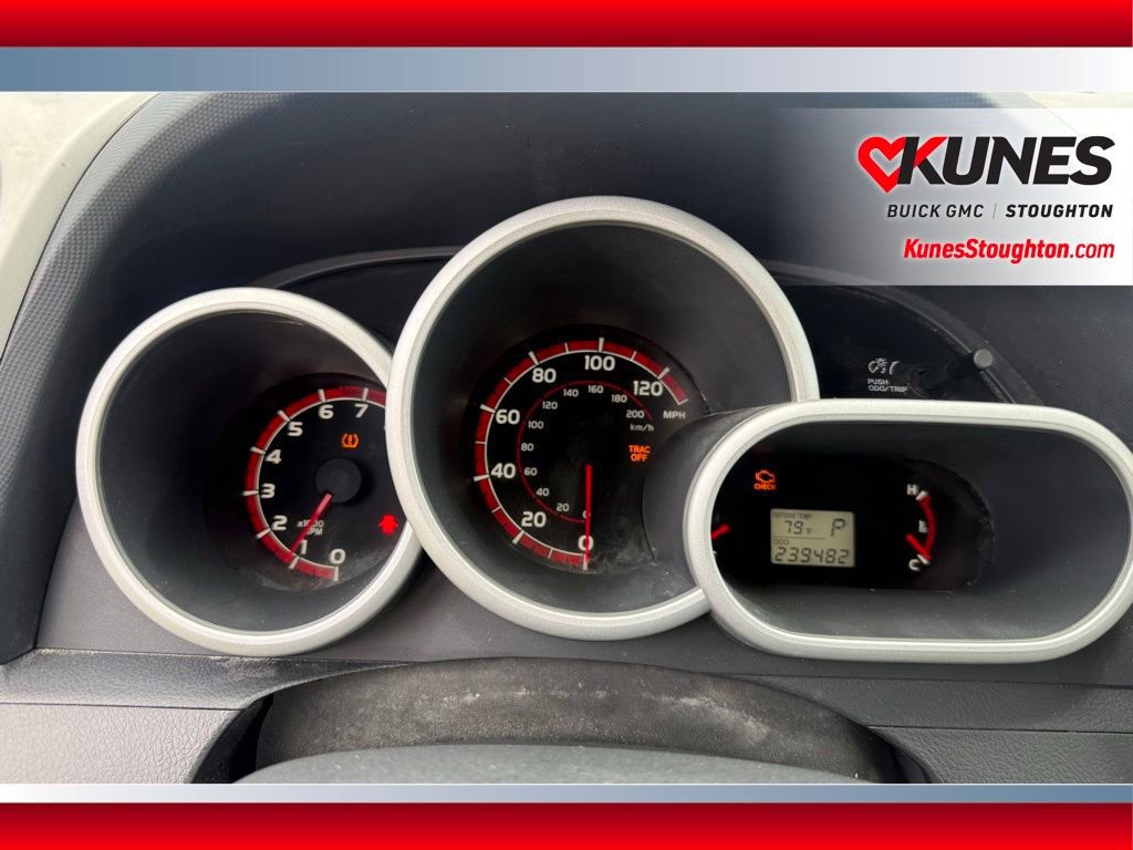 Used 2013 Toyota Matrix L FWD image 24