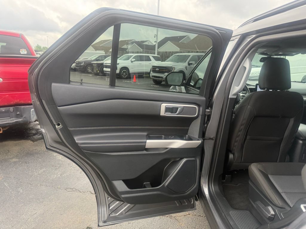 Certified 2024 Ford Explorer XLT AWD/4WD image 30