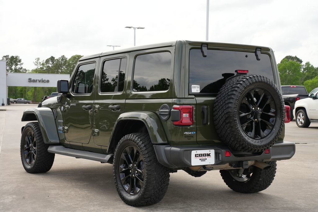 Used 2021 Jeep Wrangler Unlimited Sahara w/ Cold Weather Group AWD/4WD image 4