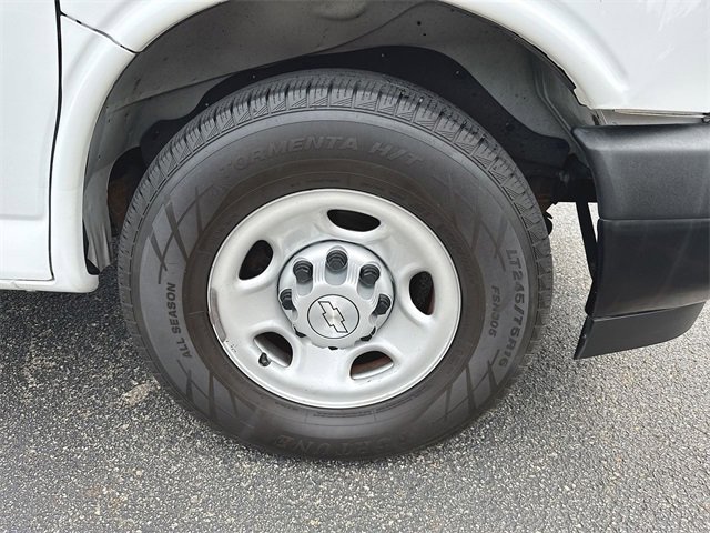 Used 2019 Chevrolet Express 3500 Extended w/ Driver Convenience Package image 7