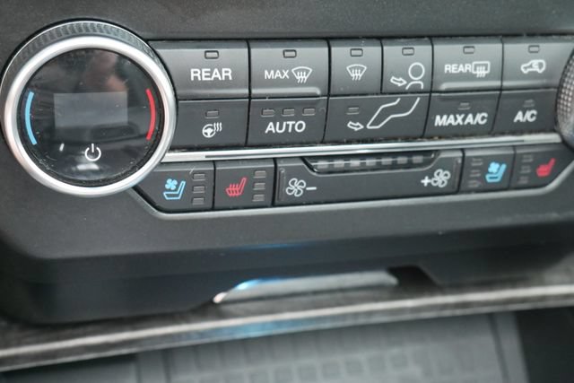 Used 2018 Ford Expedition Limited w/ Equipment Group 302A AWD/4WD image 7