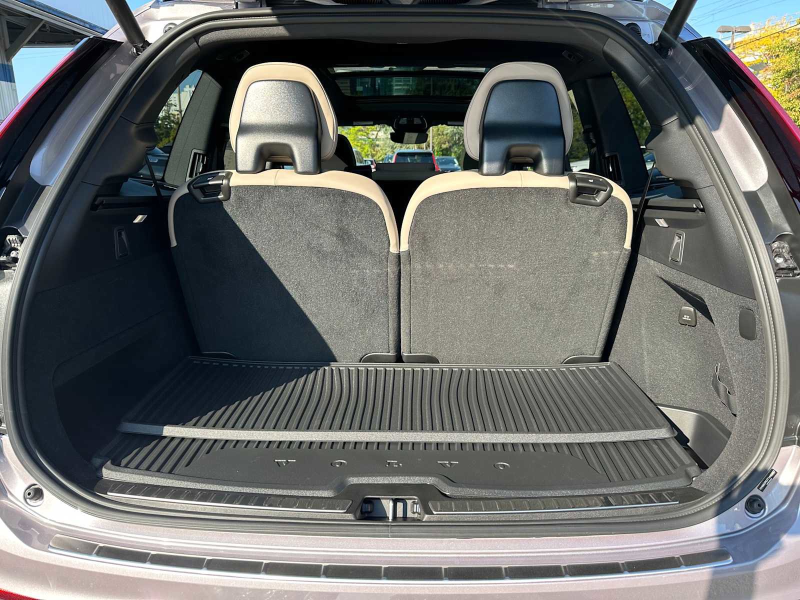 New 2026 Volvo XC90 B6 Plus w/ Protection Package Premier image 14