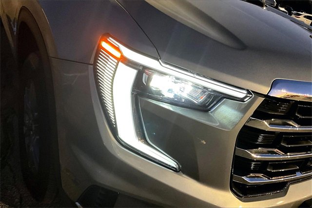 Used 2025 GMC Acadia Elevation image 33