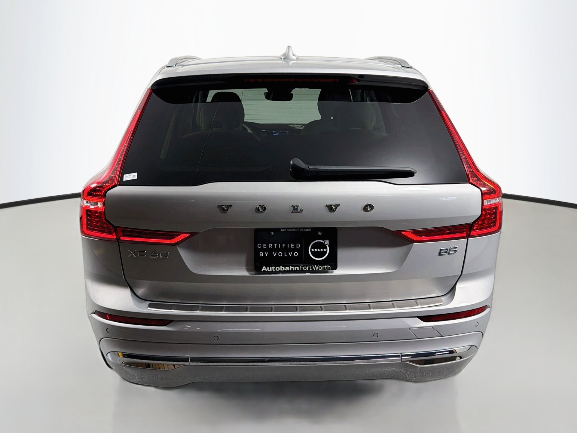 Certified 2023 Volvo XC60 B5 Ultimate w/ Climate Package FWD image 7