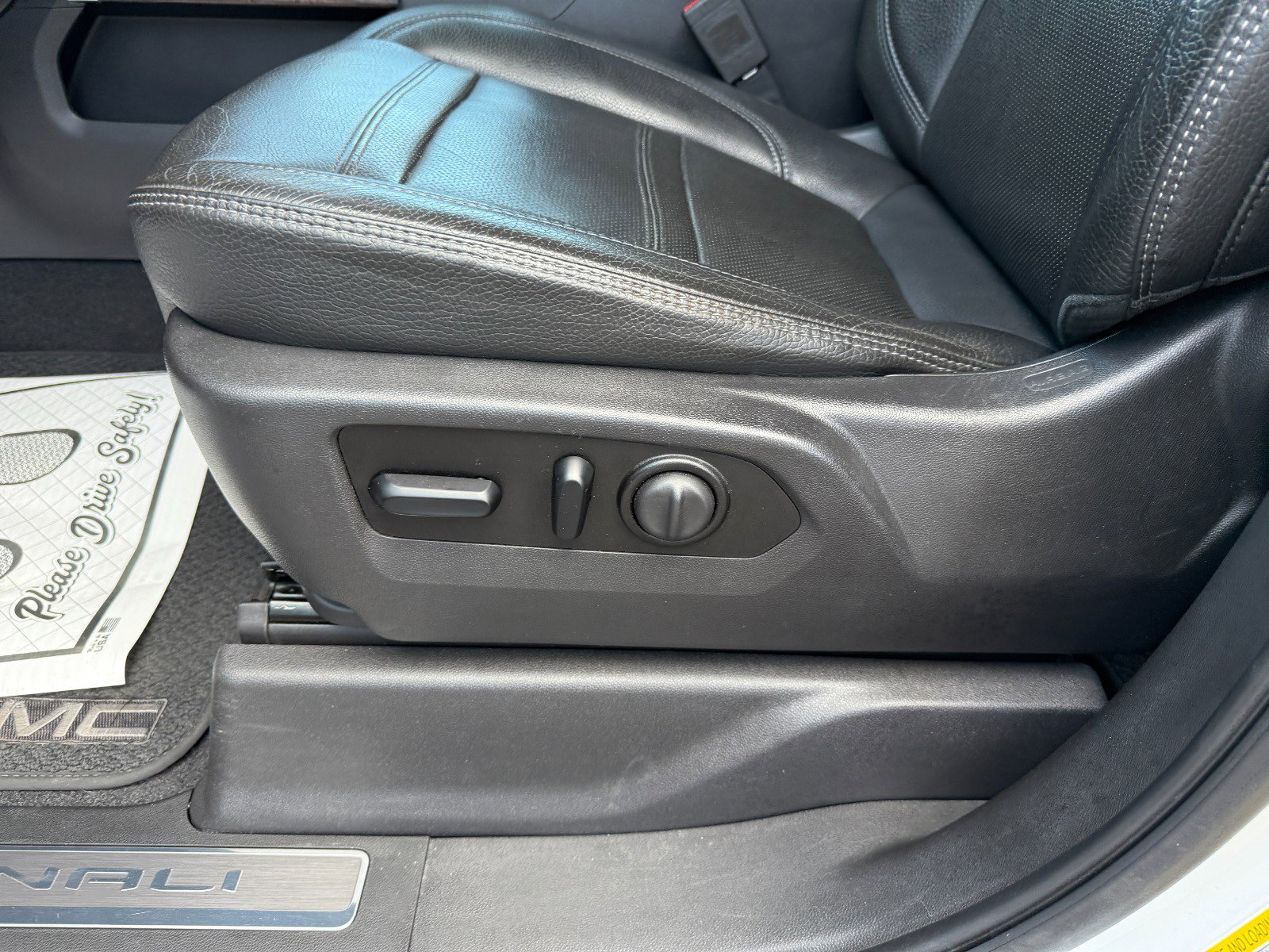 Certified 2020 GMC Sierra 1500 Denali w/ Denali Ultimate Package image 26