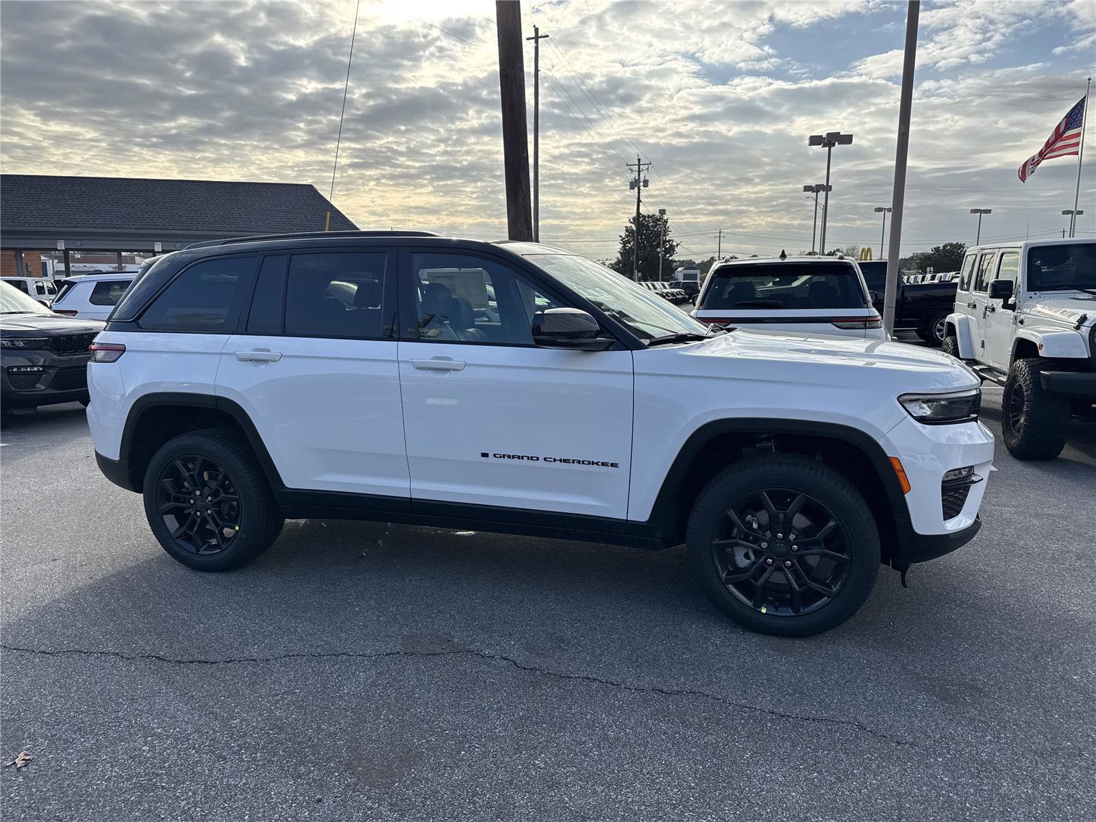 New 2025 Jeep Grand Cherokee Limited image 5