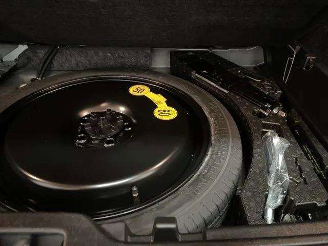 Used 2025 Volvo XC40 B5 Plus image 83