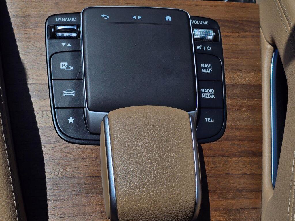 Used 2024 Mercedes-Benz GLE 350 4MATIC w/ Driver Assistance Package image 44