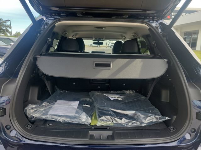 New 2026 Mitsubishi Outlander SE image 11