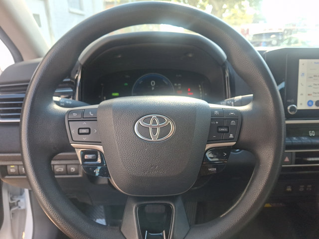 Used 2025 Toyota Camry LE FWD image 18