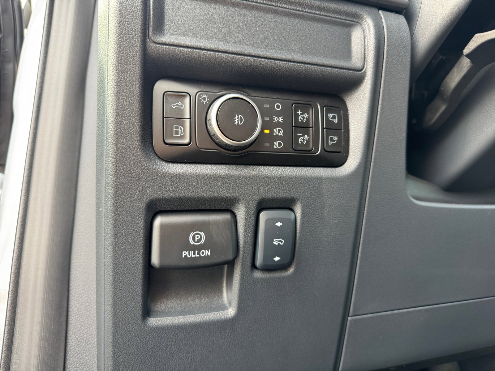 New 2025 Ford F150 XLT w/ Equipment Group 303A High image 31