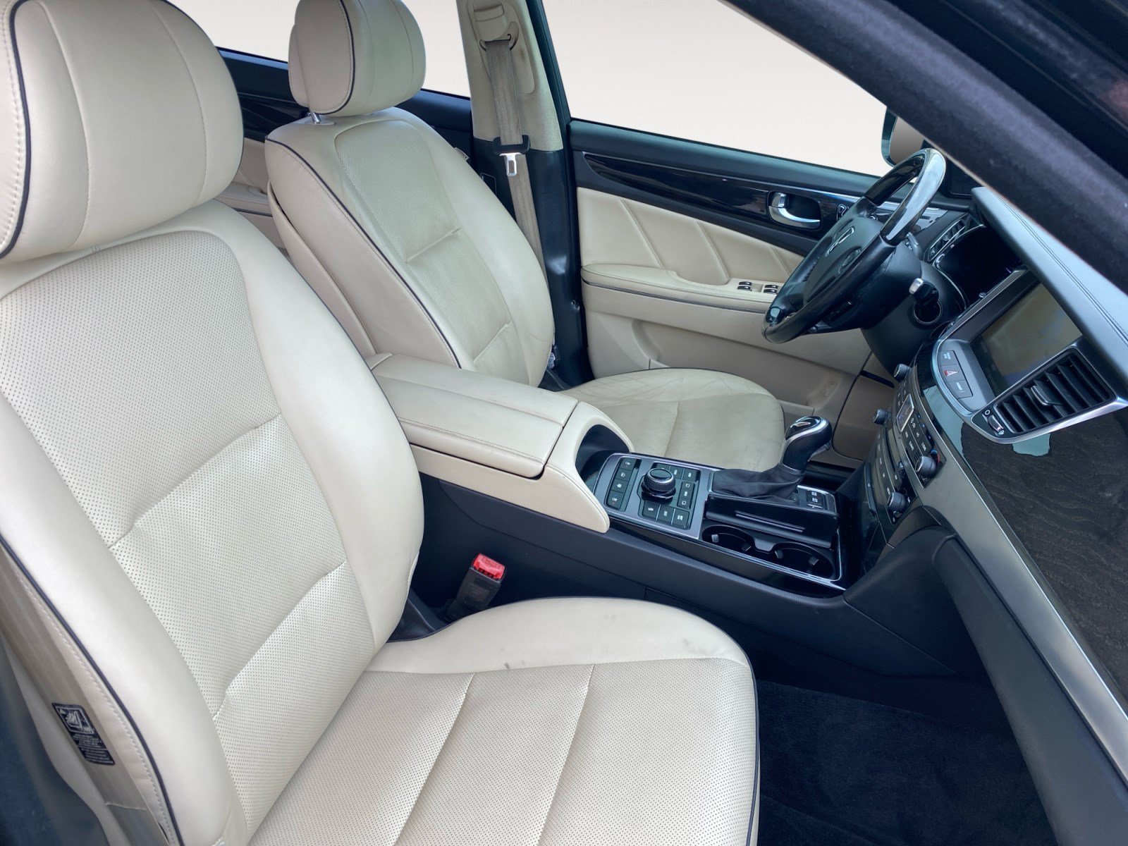 Used 2016 Hyundai Equus Signature RWD image 11