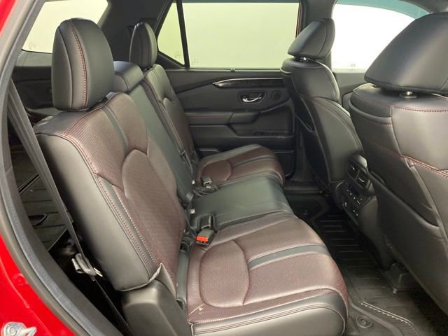 Used 2025 Honda Pilot Black Edition image 34