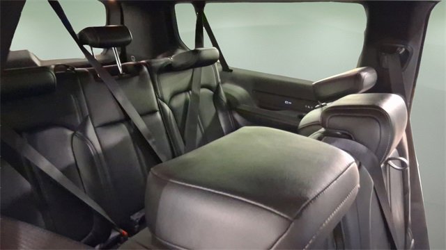 Used 2025 Jeep Wagoneer L Series II w/ 8-pass Seating Package image 16