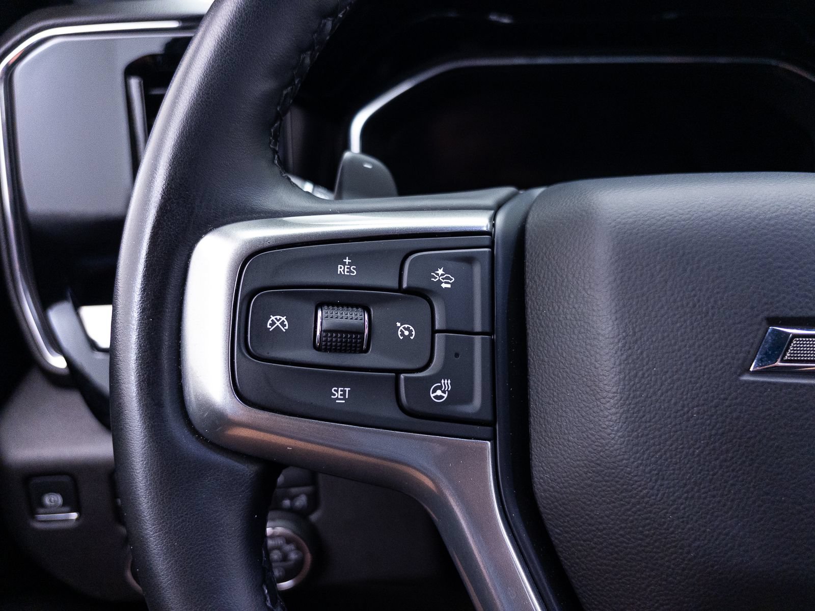 Used 2025 Chevrolet Silverado 1500 RST AWD/4WD image 37