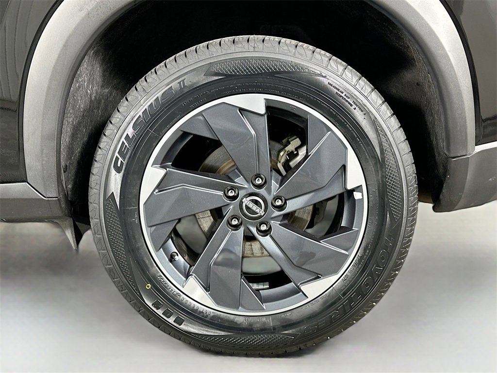 Used 2024 Nissan Rogue SV image 27