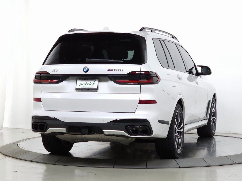 Used 2025 BMW X7 M60i w/ Climate Comfort Package image 11