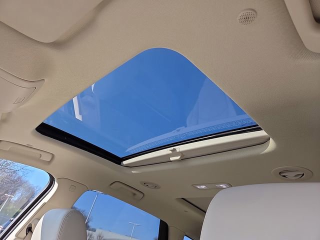 Used 2023 Buick Enclave Essence w/ Experience Buick Package image 19