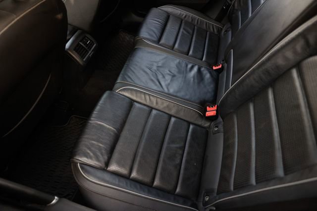 Used 2018 Volkswagen Golf R image 13