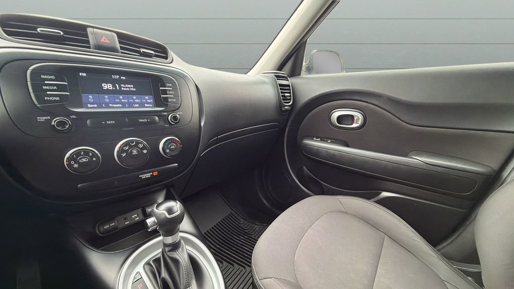 Used 2017 Kia Soul w/ Convenience Package image 18