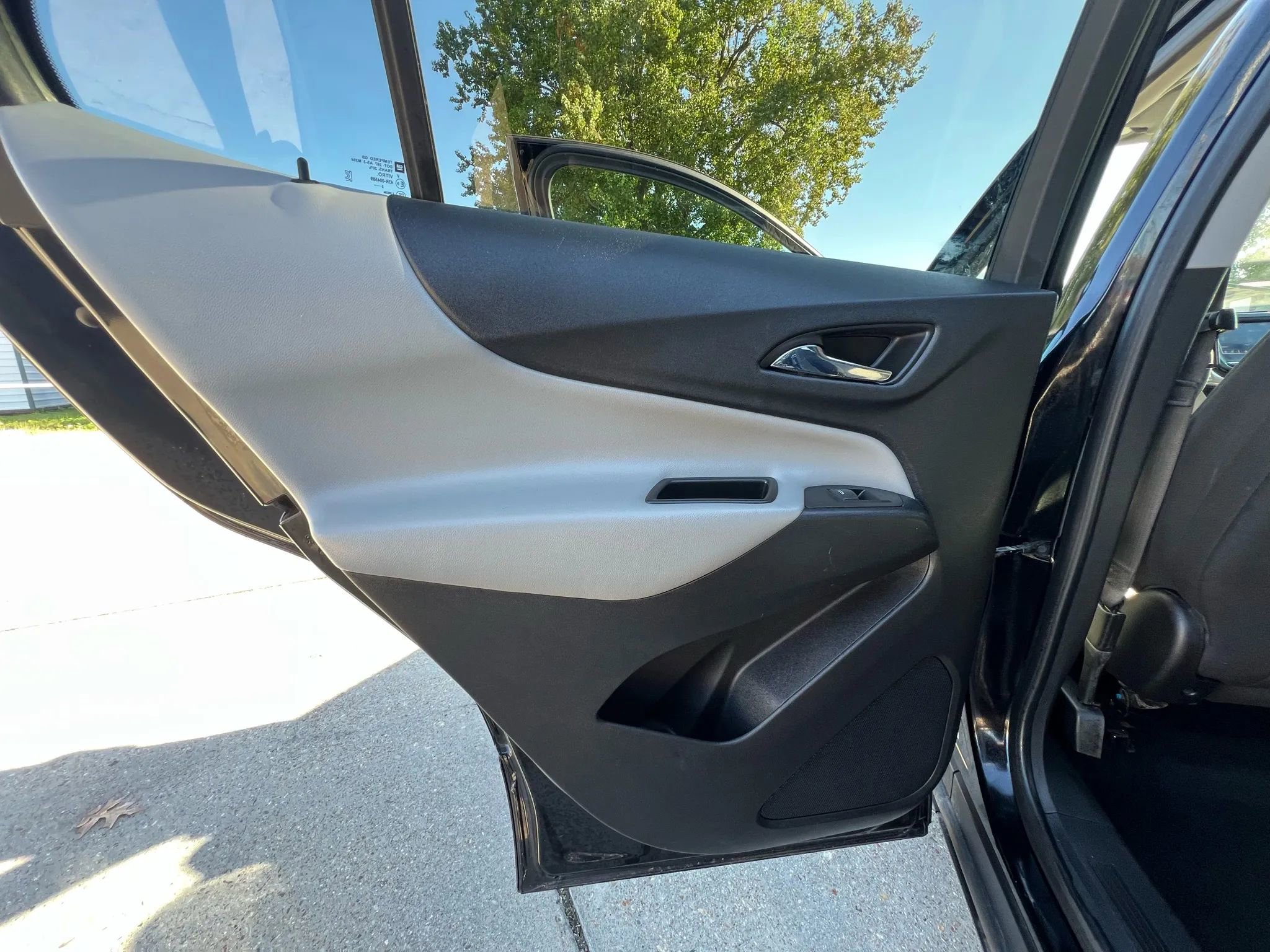 Used 2023 Chevrolet Equinox LS w/ LS Convenience Package image 13