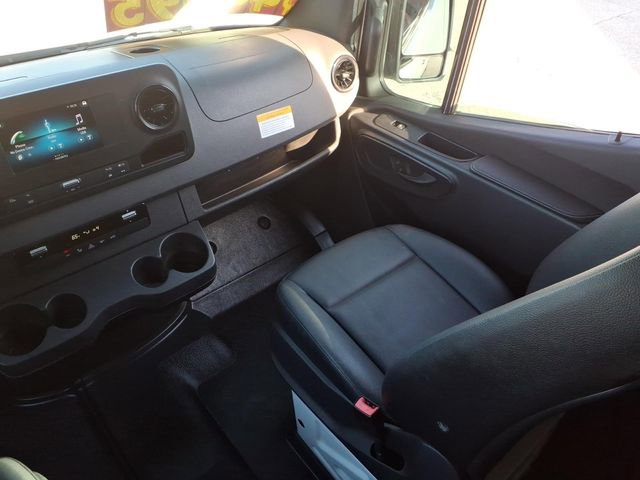 Used 2023 Mercedes-Benz Sprinter 2500 image 21