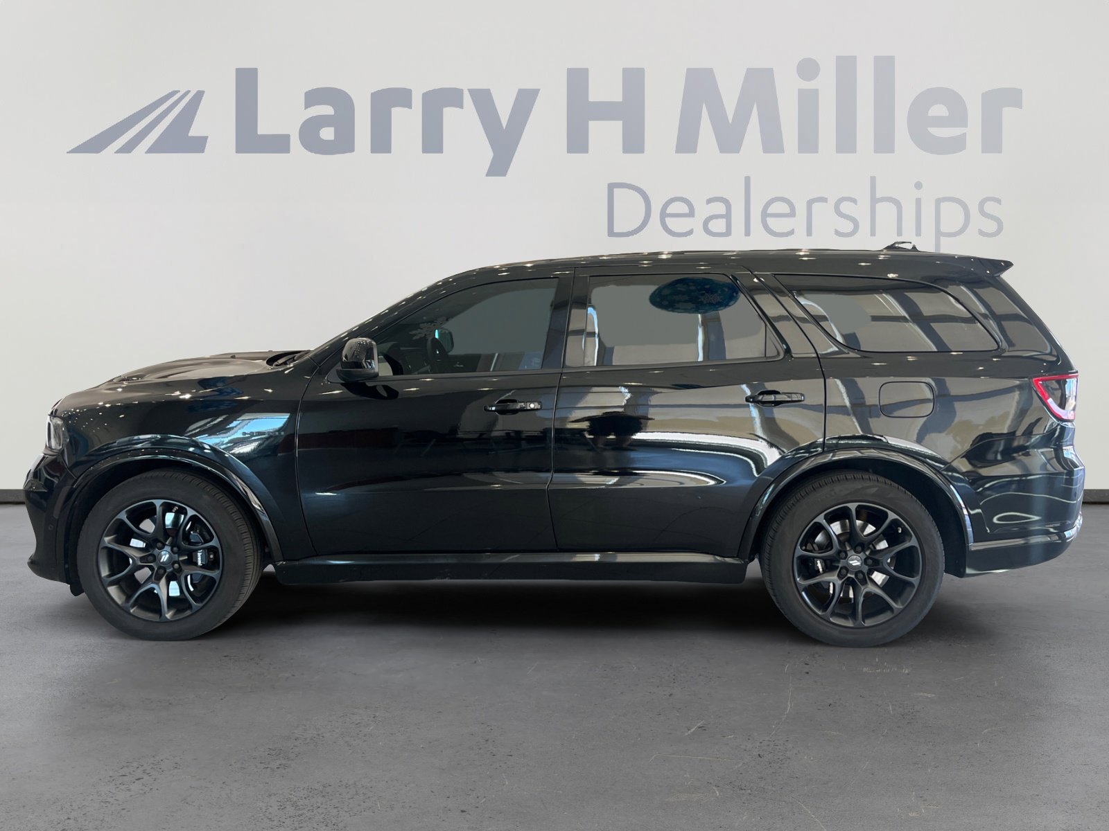 Used 2022 Dodge Durango R/T w/ Tow 'N Go Package image 2