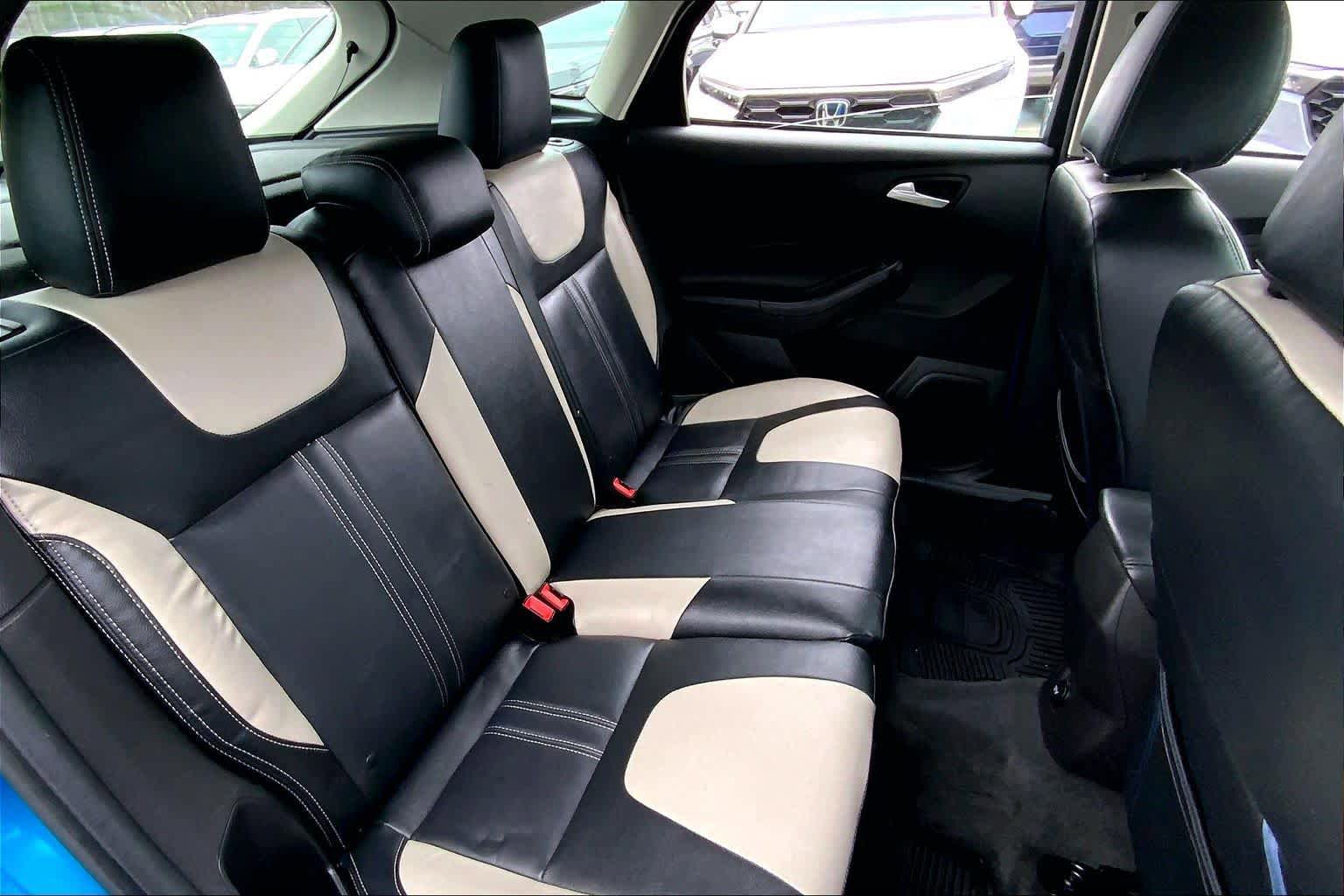 Used 2014 Ford Focus SE w/ SE Sport Package FWD image 20
