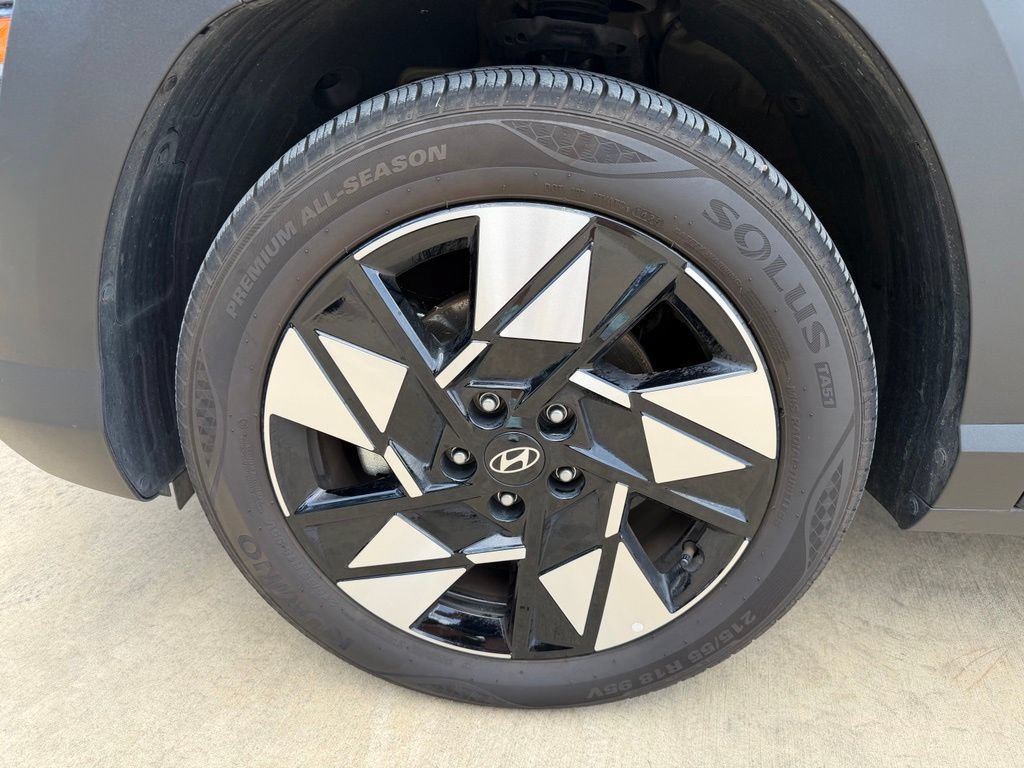 Certified 2025 Hyundai Kona SEL FWD image 9