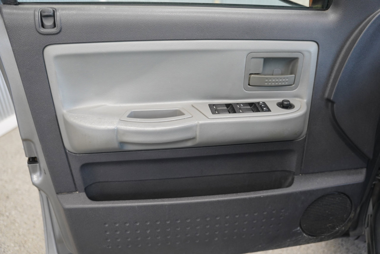 Used 2008 Dodge Dakota SLT image 30