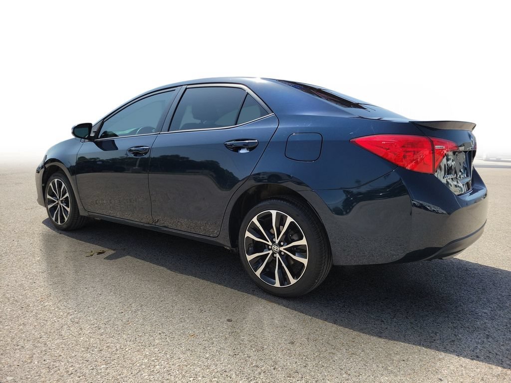 Used 2017 Toyota Corolla SE FWD image 3