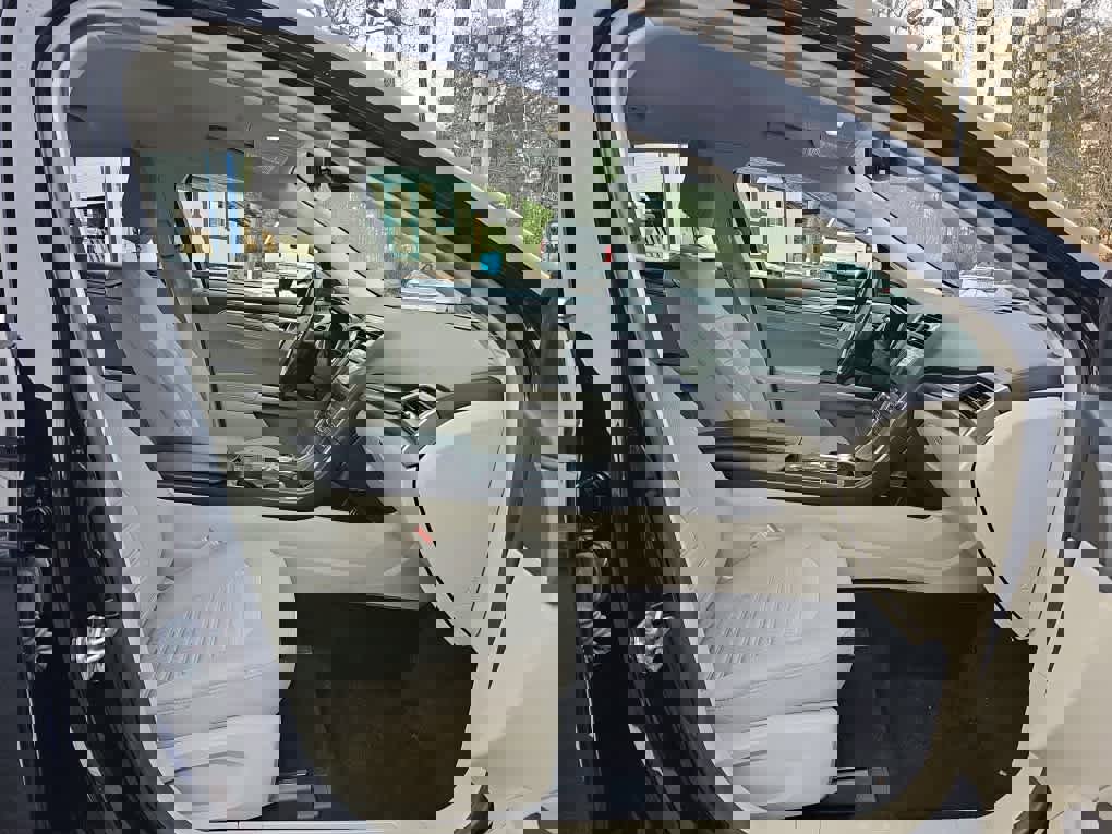 Used 2020 Ford Fusion SE image 21