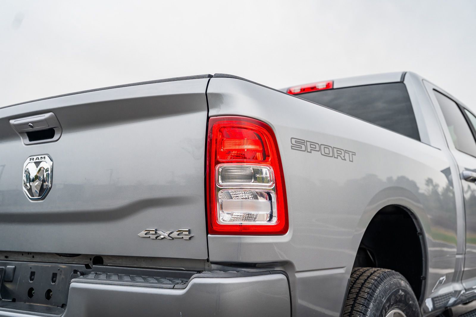 Used 2024 RAM 2500 Big Horn w/ Sport Appearance Package image 13