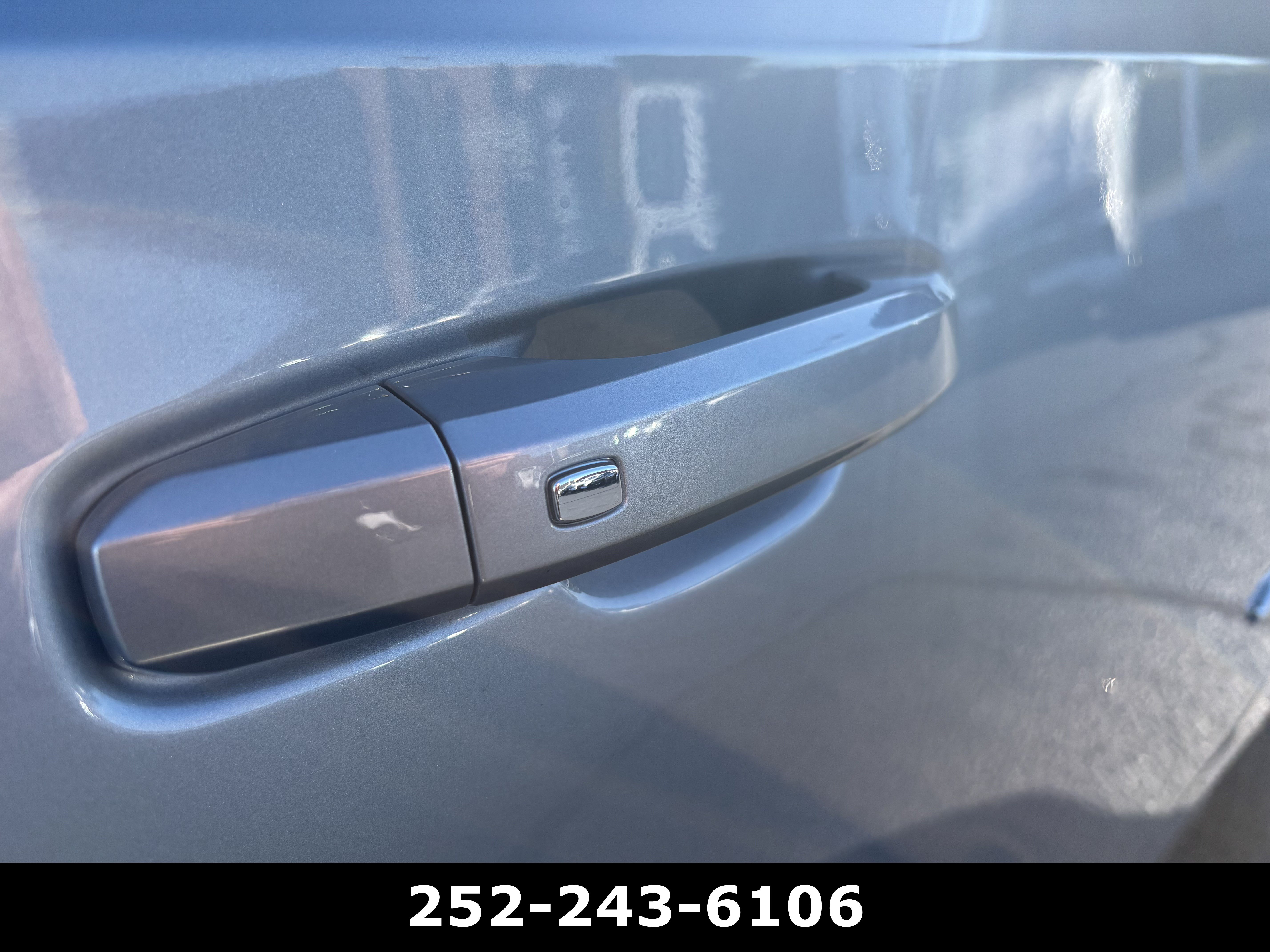 Used 2025 GMC Yukon AT4 Ultimate AWD/4WD image 9