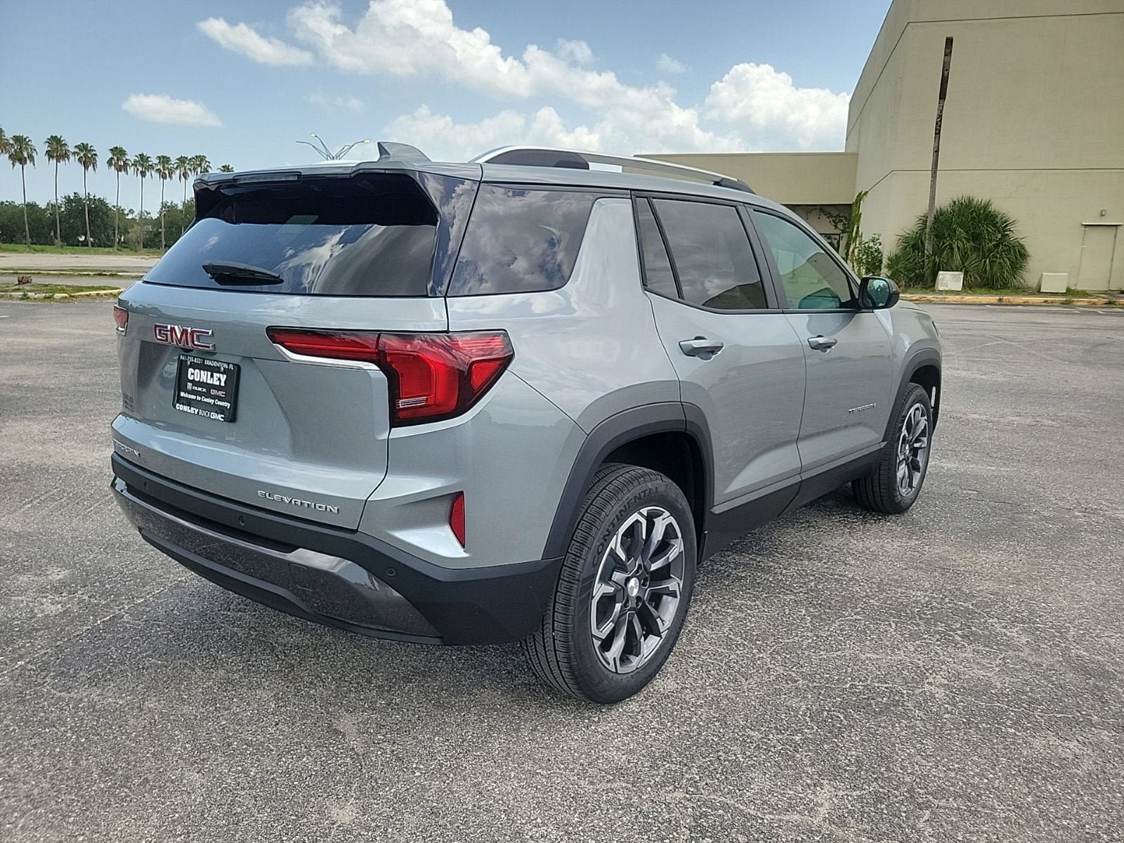 New 2027 GMC Terrain Elevation w/ Elevation Premium Package FWD image 4