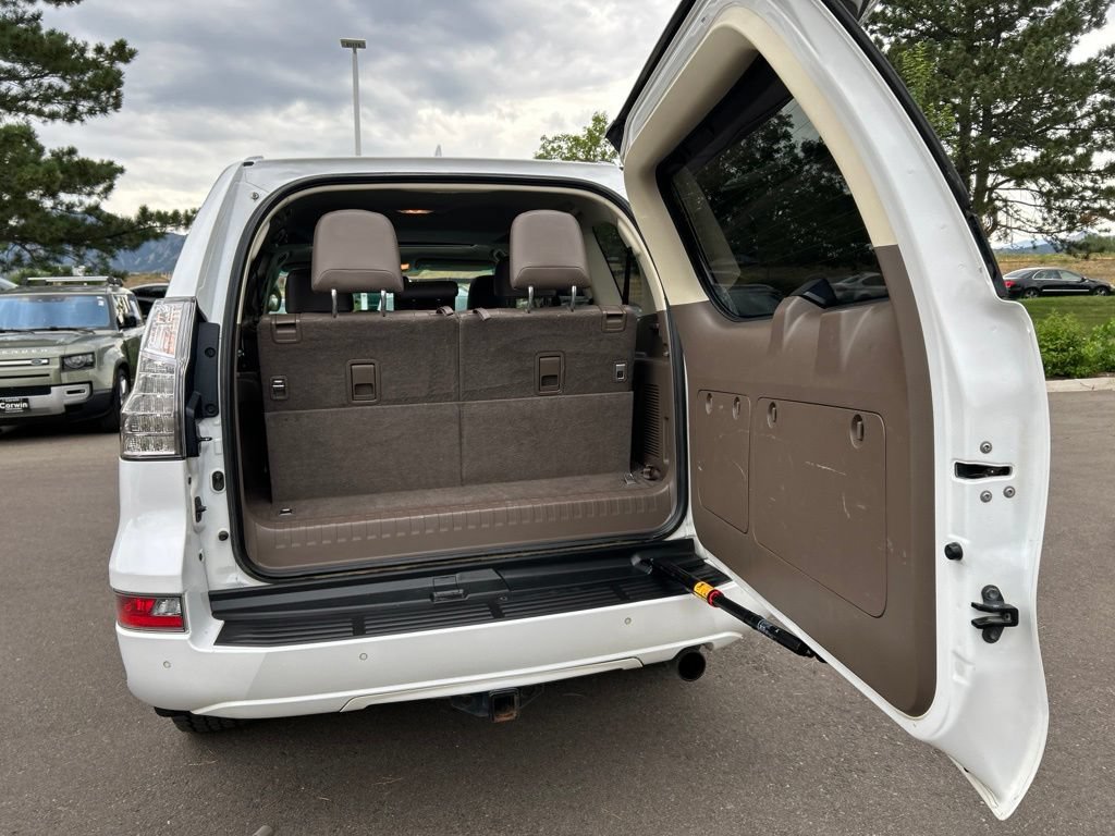 Used 2018 Lexus GX 460 Premium w/ Premium Package AWD/4WD image 18