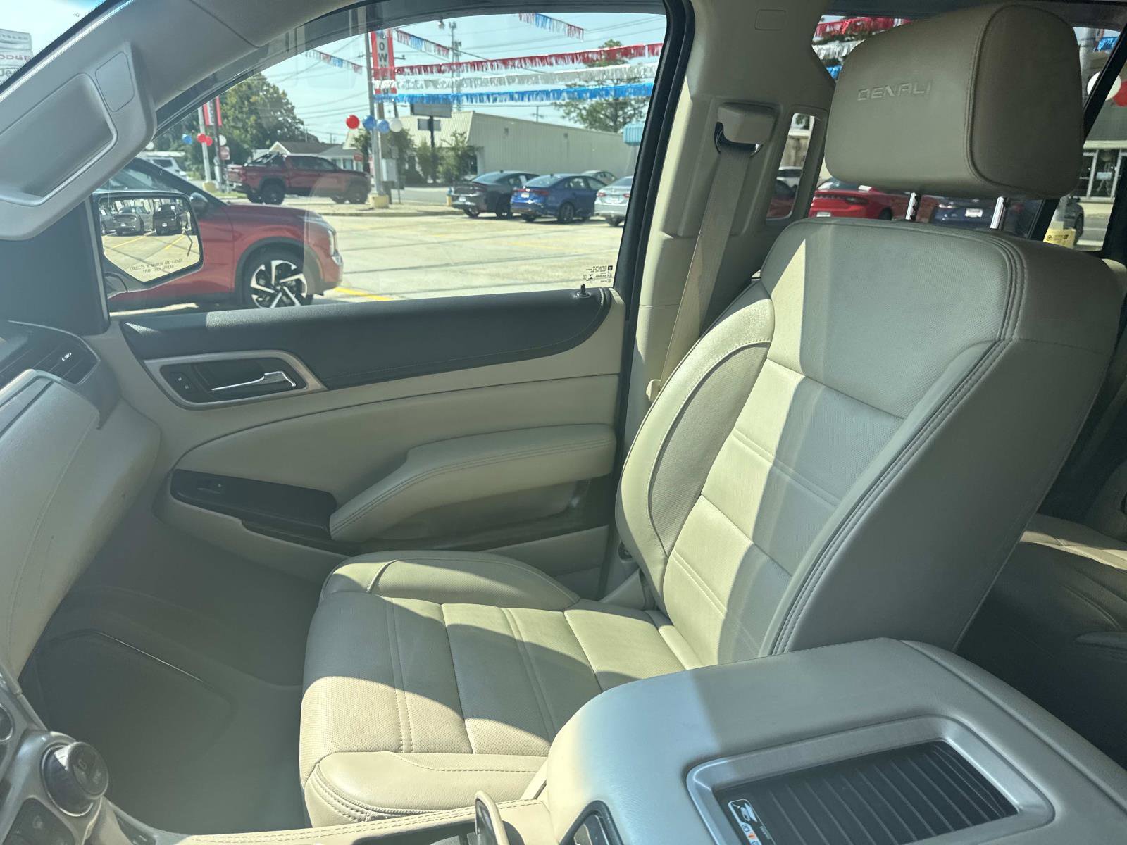 Used 2019 GMC Yukon Denali w/ Denali Ultimate Package image 15