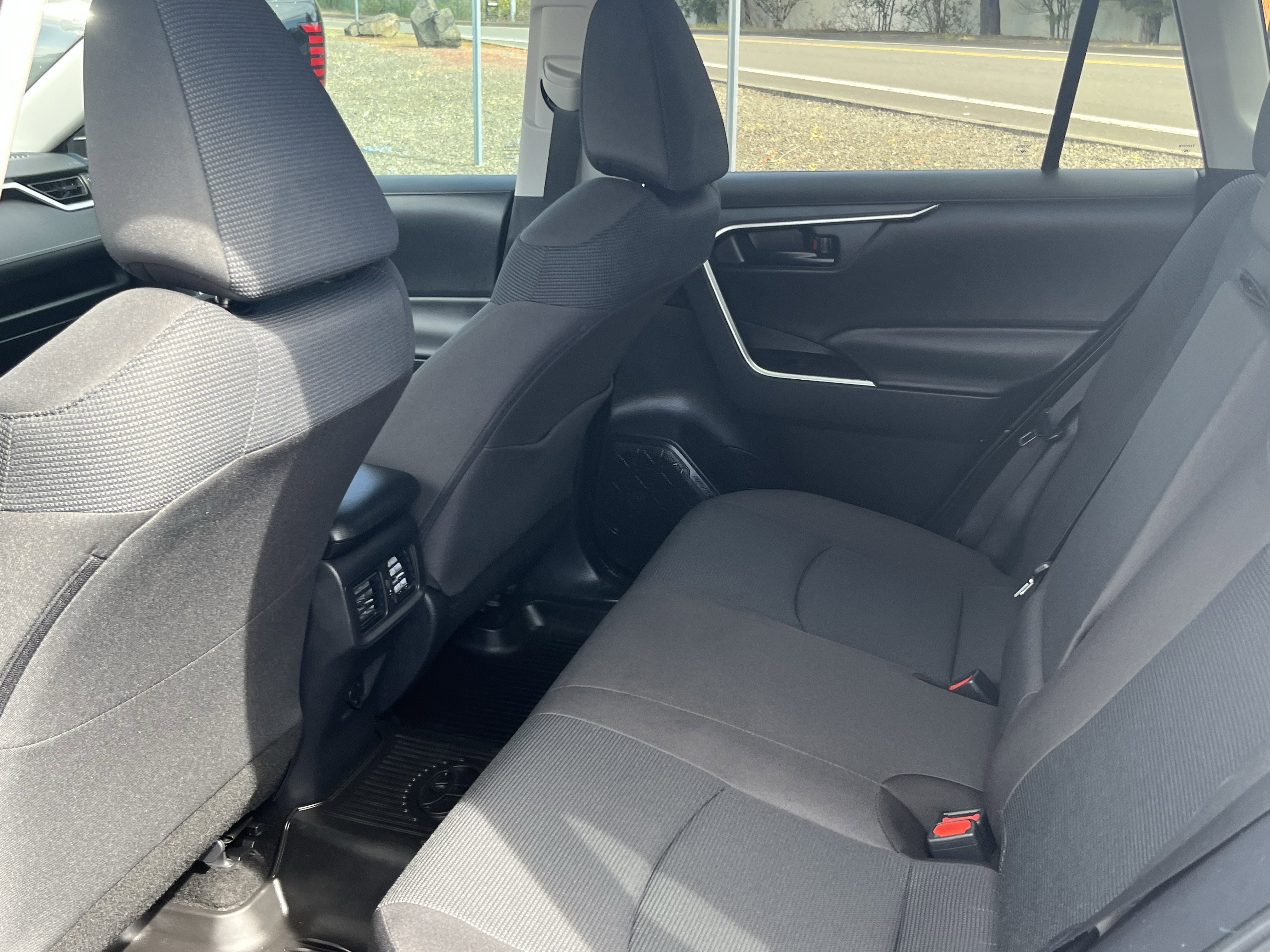 Used 2025 Toyota RAV4 LE image 13