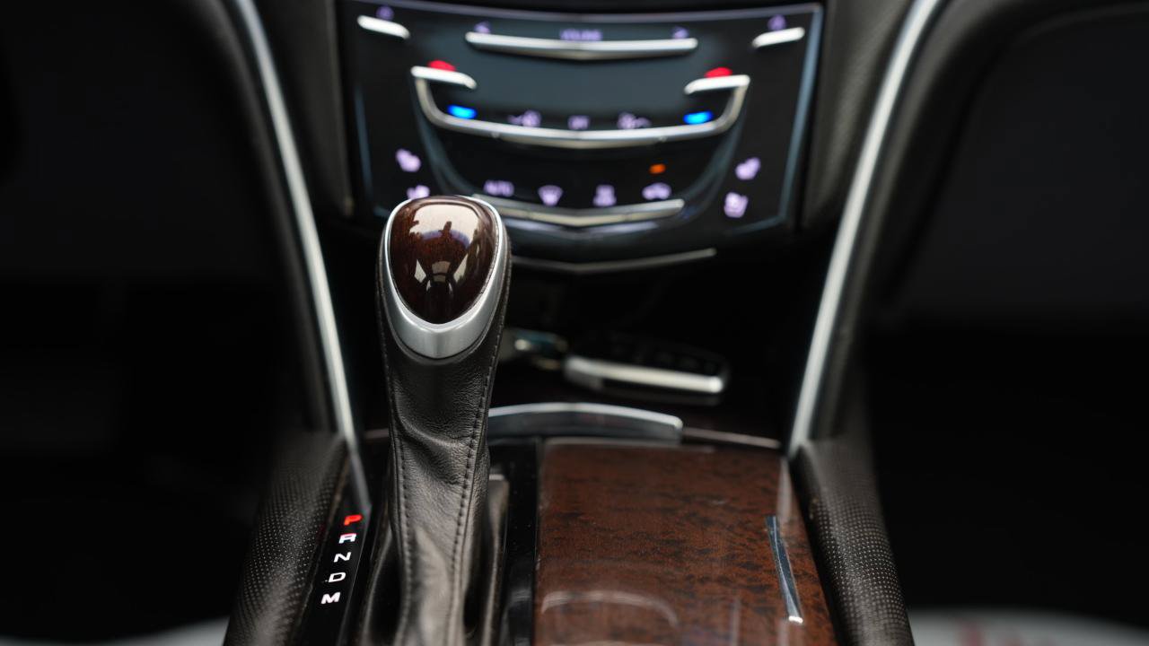 Used 2015 Cadillac XTS Luxury FWD image 18