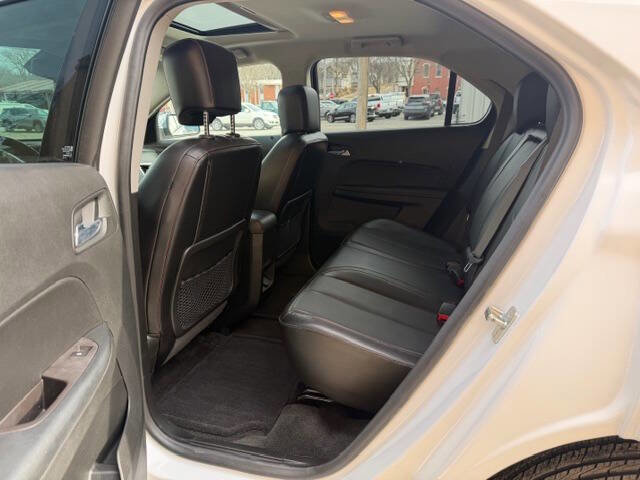 Used 2016 Chevrolet Equinox LTZ w/ Enhanced Convenience Package image 16