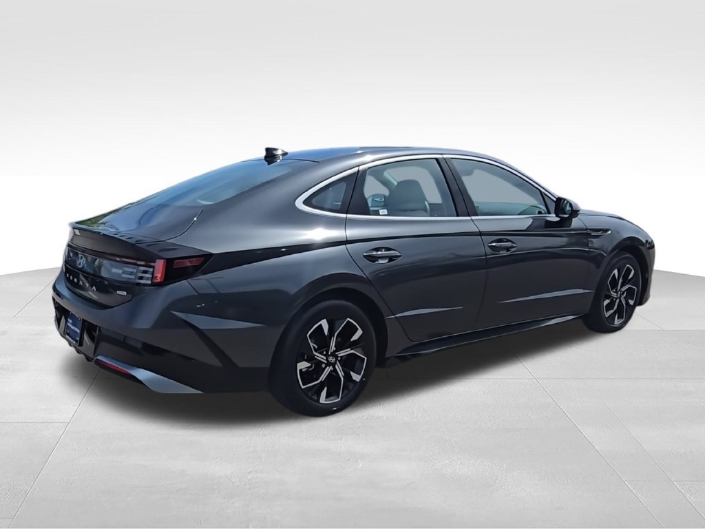 Used 2025 Hyundai Sonata SEL AWD/4WD image 8