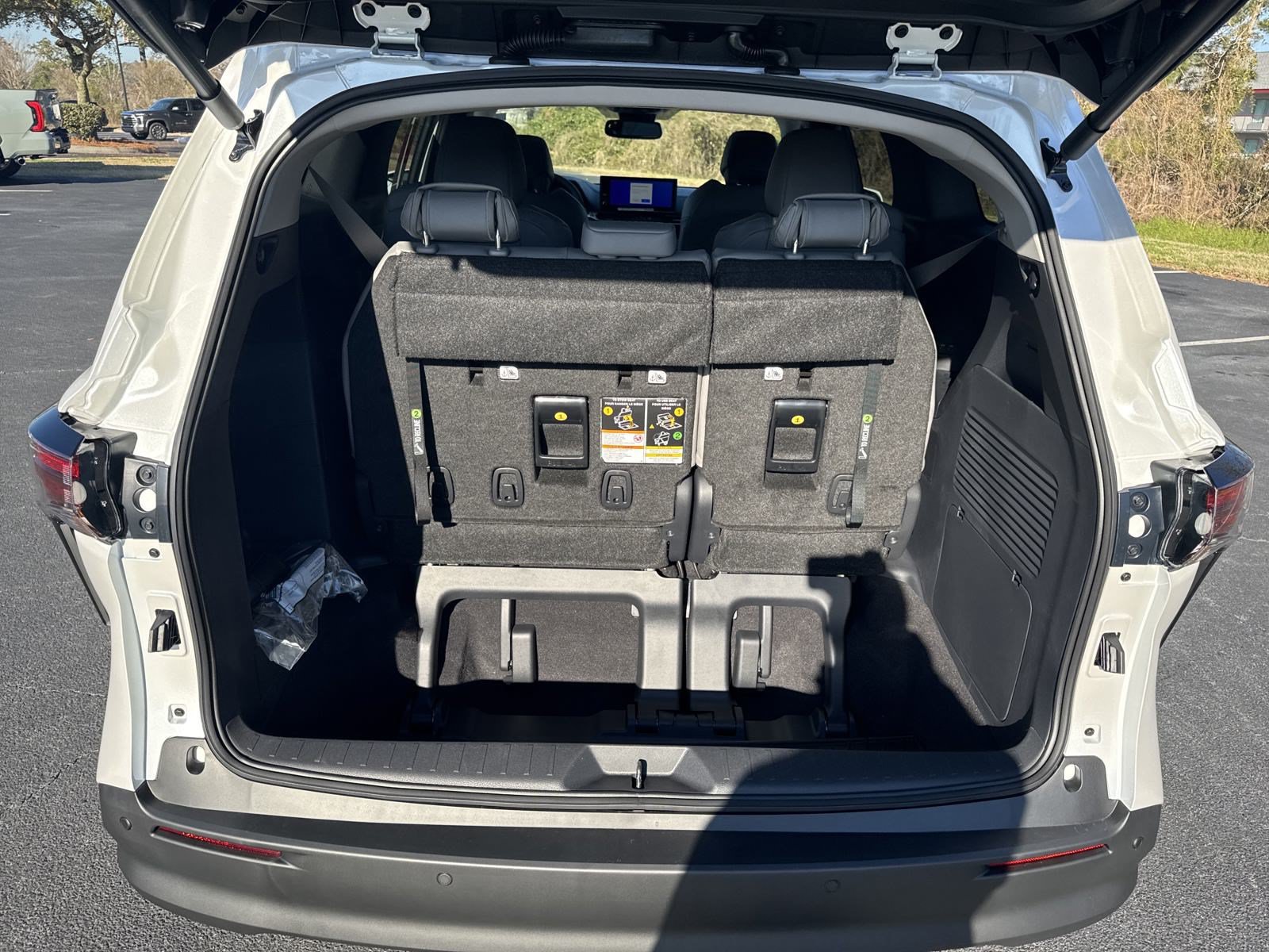 New 2025 Toyota Sienna XLE FWD image 39