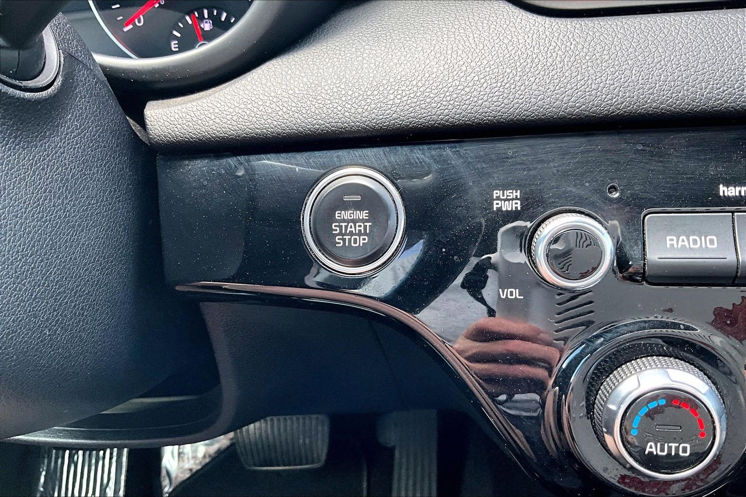 Used 2021 Kia Sportage EX w/ EX Technology Package FWD image 23